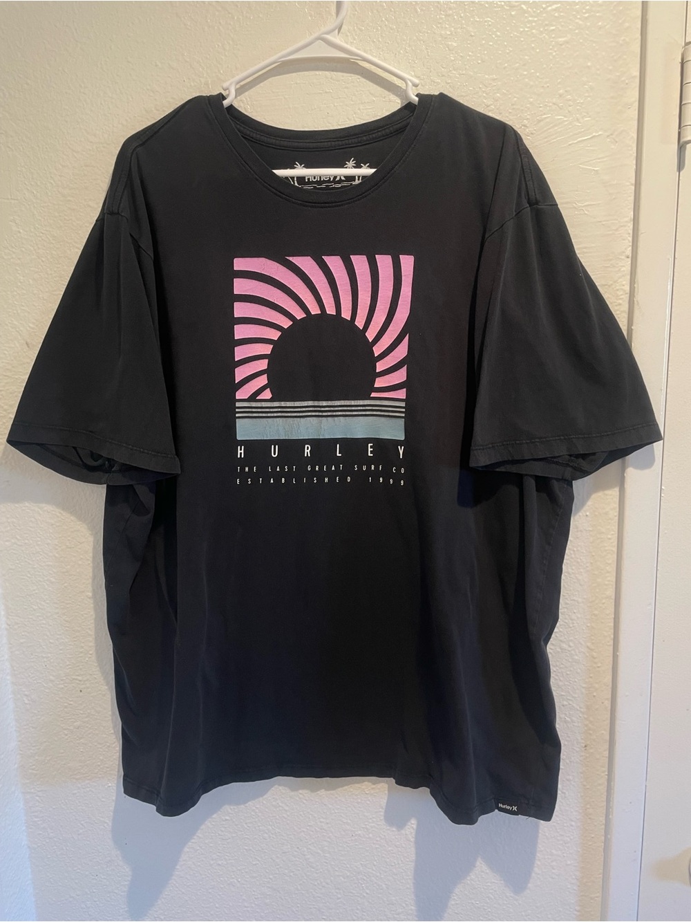 🌴 Hurley Everyday Tee | Black Palm Tree Graphic | 2XL